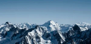 An image of a mountain range